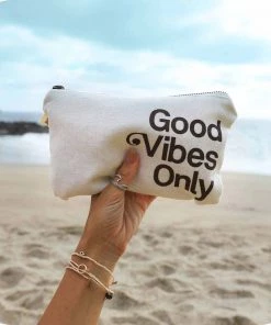 SUN BUM Day Tripper Gift Set -Outdoor Living shop 18545129 3 1500.11112020063015