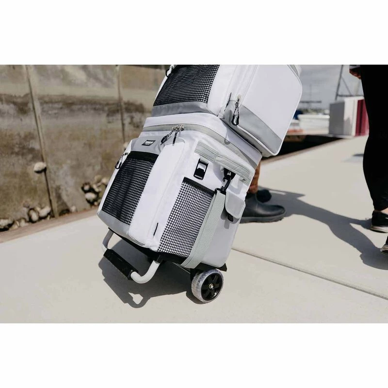 IGLOO Marine Elite 36 Can Extreme Rolling Cooler 8 IGLOO Marine Elite 36 Can Extreme Rolling Cooler - Image 6